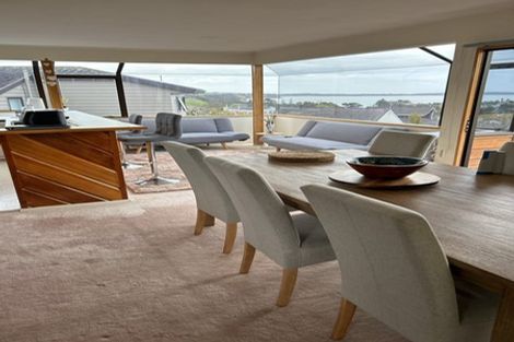 Photo of property in 1/979 Beach Road, Torbay, Auckland, 0630