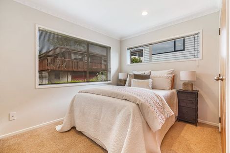 Photo of property in 45c Hyde Road, Rothesay Bay, Auckland, 0630