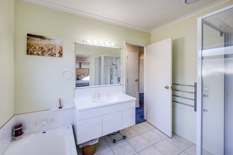 Photo of property in 12 Caulfield Place, Taradale, Napier, 4112