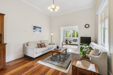 Photo of property in 1/6 Valley Road, Northcote, Auckland, 0626