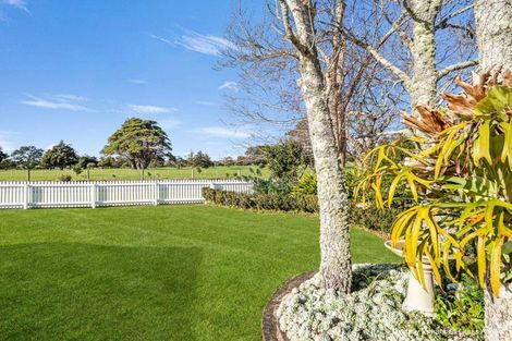 Photo of property in 52 Racecourse Road, Waiuku, 2123