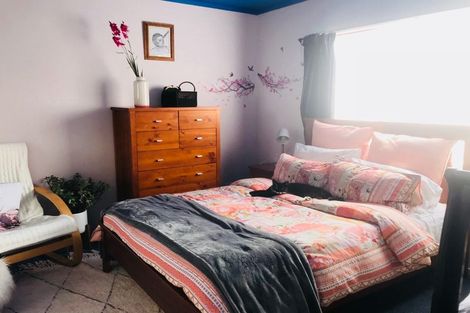 Photo of property in 109 Woodglen Road, Glen Eden, Auckland, 0602