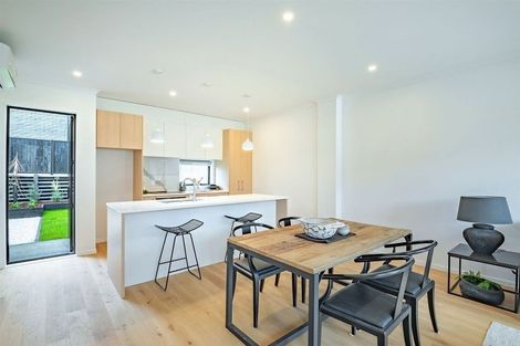 Photo of property in 5 Te One Place, Belmont, Auckland, 0622