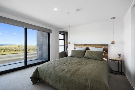 Photo of property in 211 Marine Parade, Mount Maunganui, 3116
