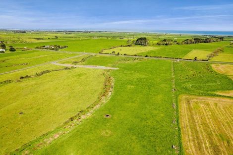 Photo of property in 7104 South Road, Warea, New Plymouth, 4381