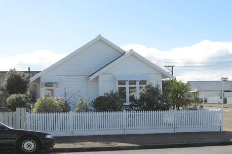 Photo of property in 63 Endeavour Street, Lyall Bay, Wellington, 6022