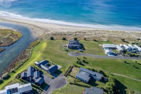 Photo of property in 8 Shoal Beach Road, Aramoana, Omakere, 4271
