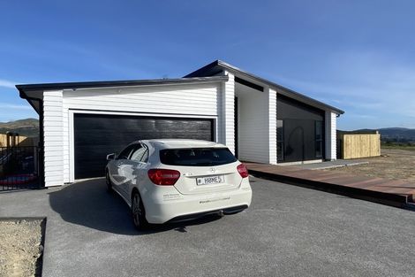 Photo of property in 13 Rotorua Grove, Aotea, Porirua, 5024