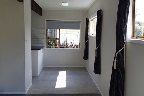 Photo of property in 2/73 Eskdale Road, Birkdale, Auckland, 0626