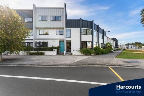 Photo of property in 284 Hobsonville Point Road, Hobsonville, Auckland, 0616