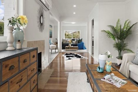 Photo of property in 21 Golf Road, New Lynn, Auckland, 0600