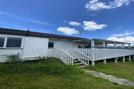 Photo of property in 14 Wren Place, Unsworth Heights, Auckland, 0632