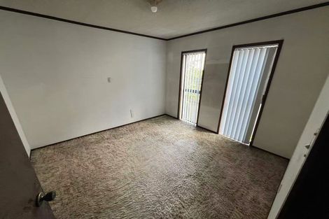 Photo of property in 56 Balmain Road, Chatswood, Auckland, 0626