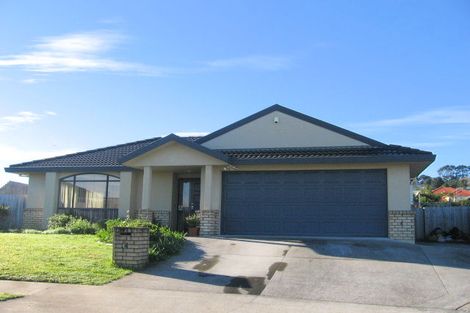 Photo of property in 17 Nephin Place, East Tamaki Heights, Auckland, 2016