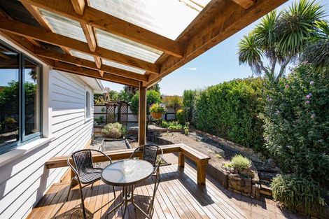 Photo of property in 27 Martin Street, Monaco, Nelson, 7011