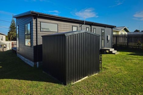 Photo of property in 44 Moana Street, Otaki Beach, Otaki, 5512