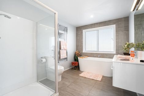 Photo of property in 3 Okataina Way, Aotea, Porirua, 5024