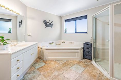 Photo of property in 28 Durrell Way, Rolleston, 7614