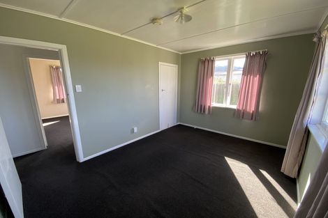 Photo of property in 6 Resolution Street, Tolaga Bay, 4077