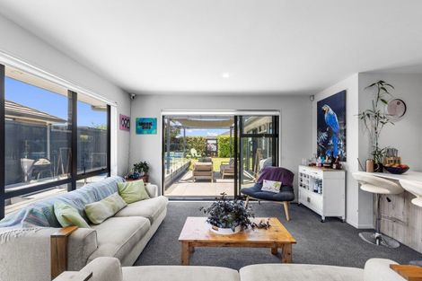 Photo of property in 15 Pohutukawa Parade, Riverhead, 0820