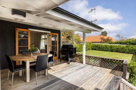 Photo of property in 5 Arataki Road, Havelock North, 4130
