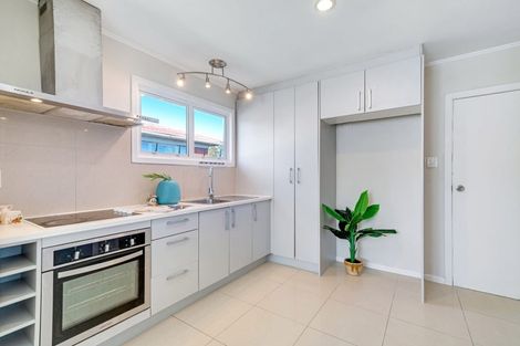 Photo of property in 26 Miller Road, Mangere Bridge, Auckland, 2022