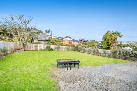 Photo of property in 16 St James Avenue, Helensville, 0800