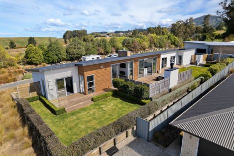 Photo of property in 21 Awa Toru Drive, Fairfield, Dunedin, 9018