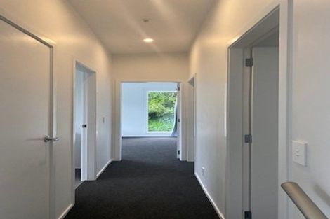 Photo of property in 28 Collins Avenue, Tawa, Wellington, 5028