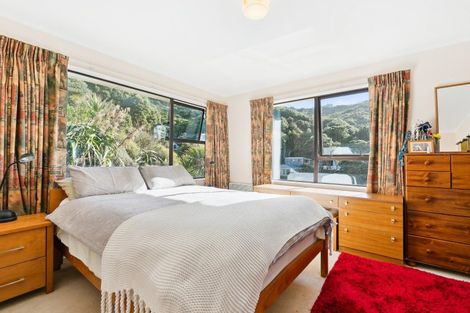 Photo of property in 19c Cave Road, Houghton Bay, Wellington, 6023