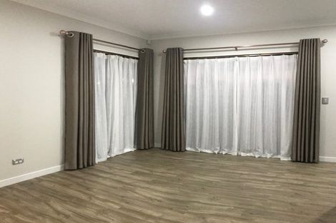 Photo of property in 1 Cooladawson Drive, Flat Bush, Auckland, 2019