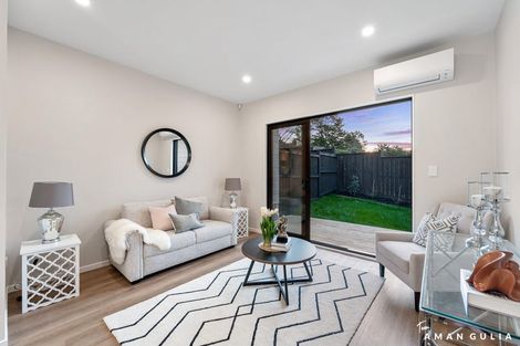 Photo of property in 93 Woodglen Road, Glen Eden, Auckland, 0602