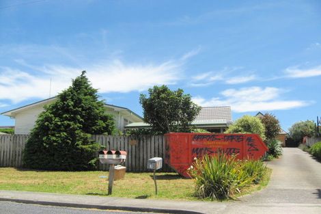 Photo of property in 3 Stevenson Road, Clarks Beach, 2122