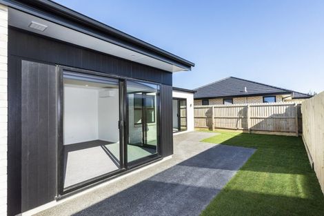 Photo of property in 5 Rita Angus Road, Belfast, 8051