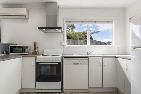 Photo of property in 2/42 Rua Road, Glen Eden, Auckland, 0602