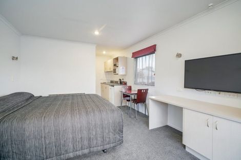 Photo of property in 8a-d Camden Street, Turnbull Thomson Park, Invercargill, 9810