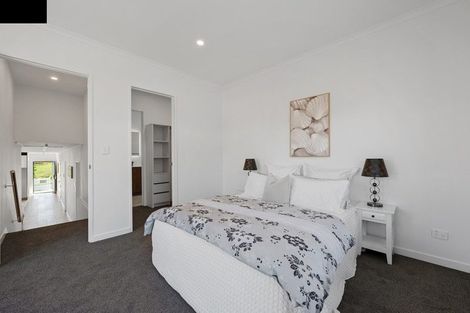 Photo of property in 52 Whakairo Crescent, Gulf Harbour, 0930