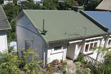 Photo of property in 20 Garden Road, Northland, Wellington, 6012