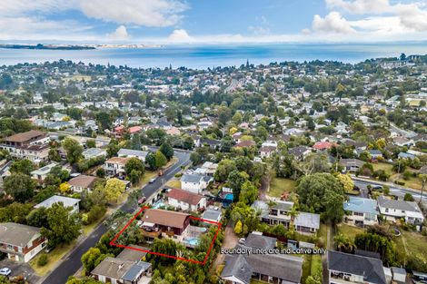 Photo of property in 7 Pokapu Street, Titirangi, Auckland, 0600