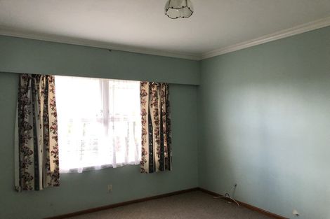 Photo of property in 37 Featherston Street, Levin, 5510