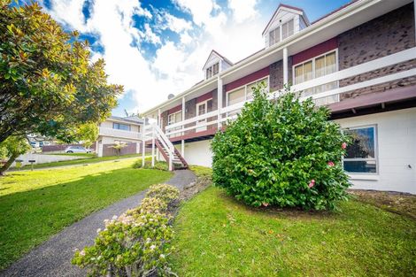 Photo of property in 19 Blundell Place, Chatswood, Auckland, 0626