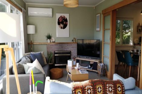 Photo of property in 33 Huntingdon Street, Northland, Wellington, 6012