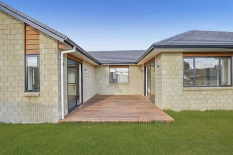 Photo of property in 1 Waikaka Place, Rototuna North, Hamilton, 3210