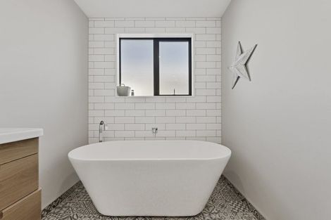 Photo of property in 188 Travis Road, New Brighton, Christchurch, 8083