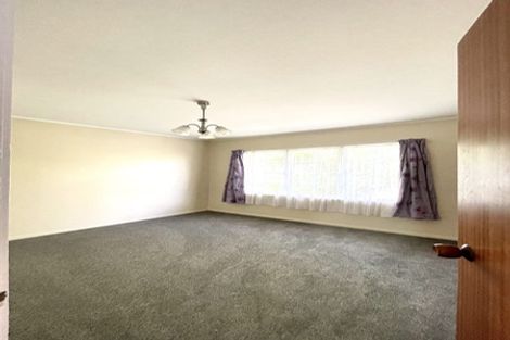 Photo of property in 2 South Pacific Place, Henderson, Auckland, 0612