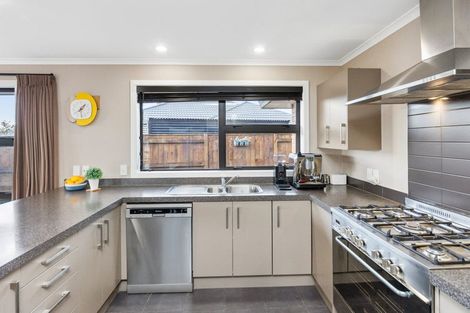 Photo of property in 7 Medallion Court, Kelvin Grove, Palmerston North, 4414