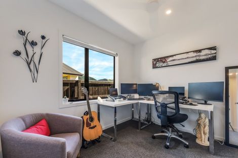 Photo of property in 17 Huntaway Close, Stoke, Nelson, 7011