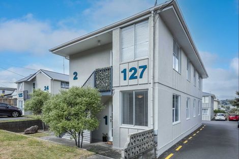 Photo of property in 127u1 Queens Drive, Lyall Bay, Wellington, 6022