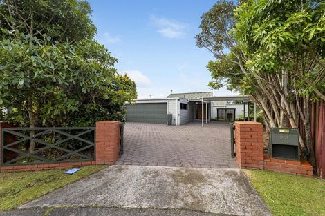 Photo of property in 23 Montana Place, Merrilands, New Plymouth, 4312