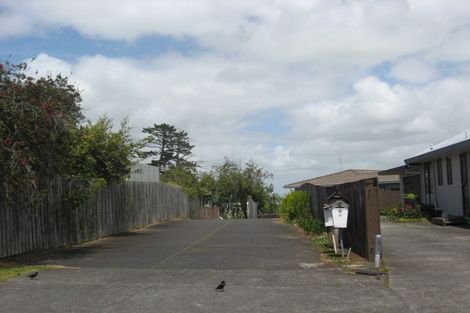 Photo of property in 2/12 Kopara Place, Clendon Park, Auckland, 2103